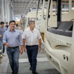 Potenciando el transporte bonaerense_ Marinucci visitó la fábrica Nuovo Bus